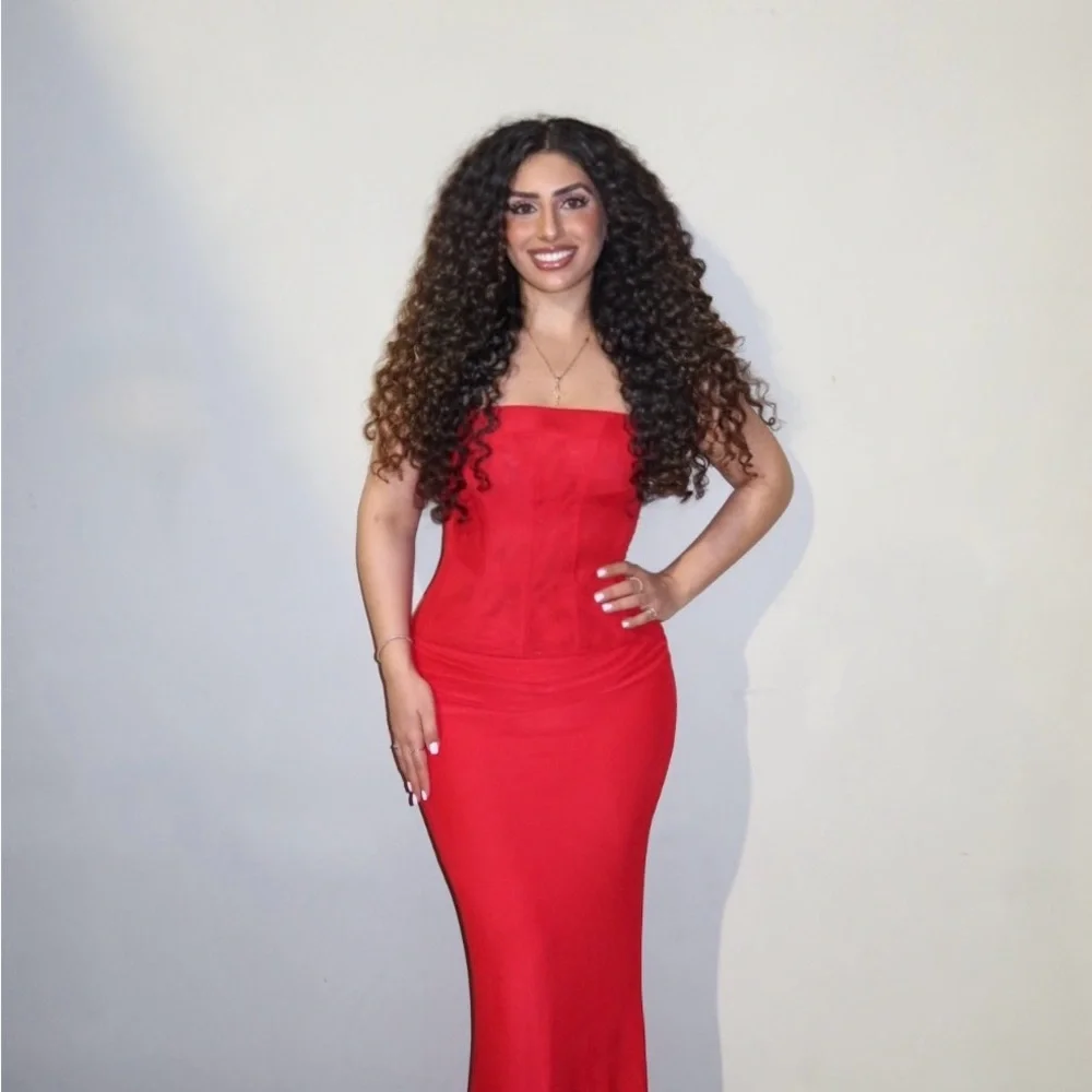 Chic Strapless Red Dress - Picture 1 of 5